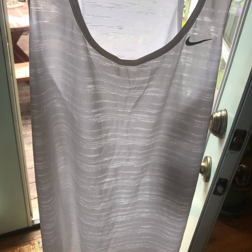 NIKE dri-fit workout top women’s M